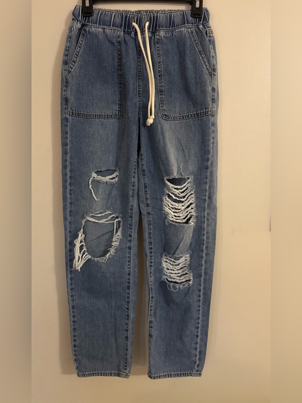 So High Rise Jogger Pull On Distressed Jean